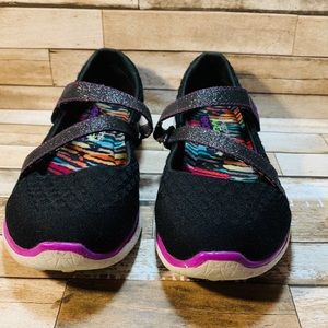 skechers with velcro closures